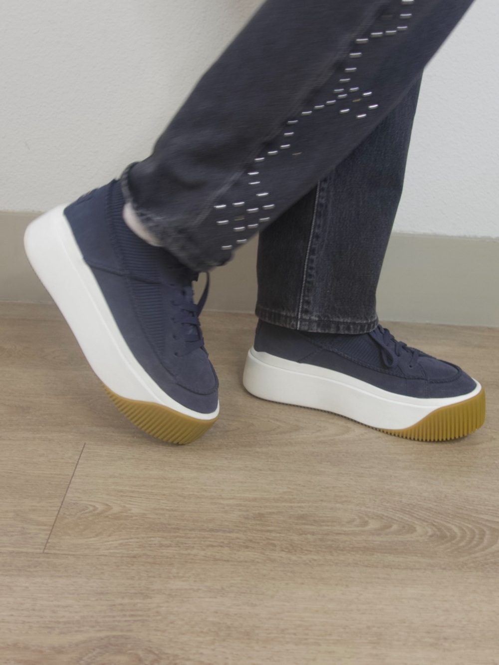 UGG Highland Platform Sneakers Navy Blue Size 8.5